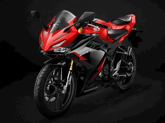 Honda CBR150R पैसा वसूल फीचर्स के साथ हैं बहुत कुछ नया, जानें डिटेल्स